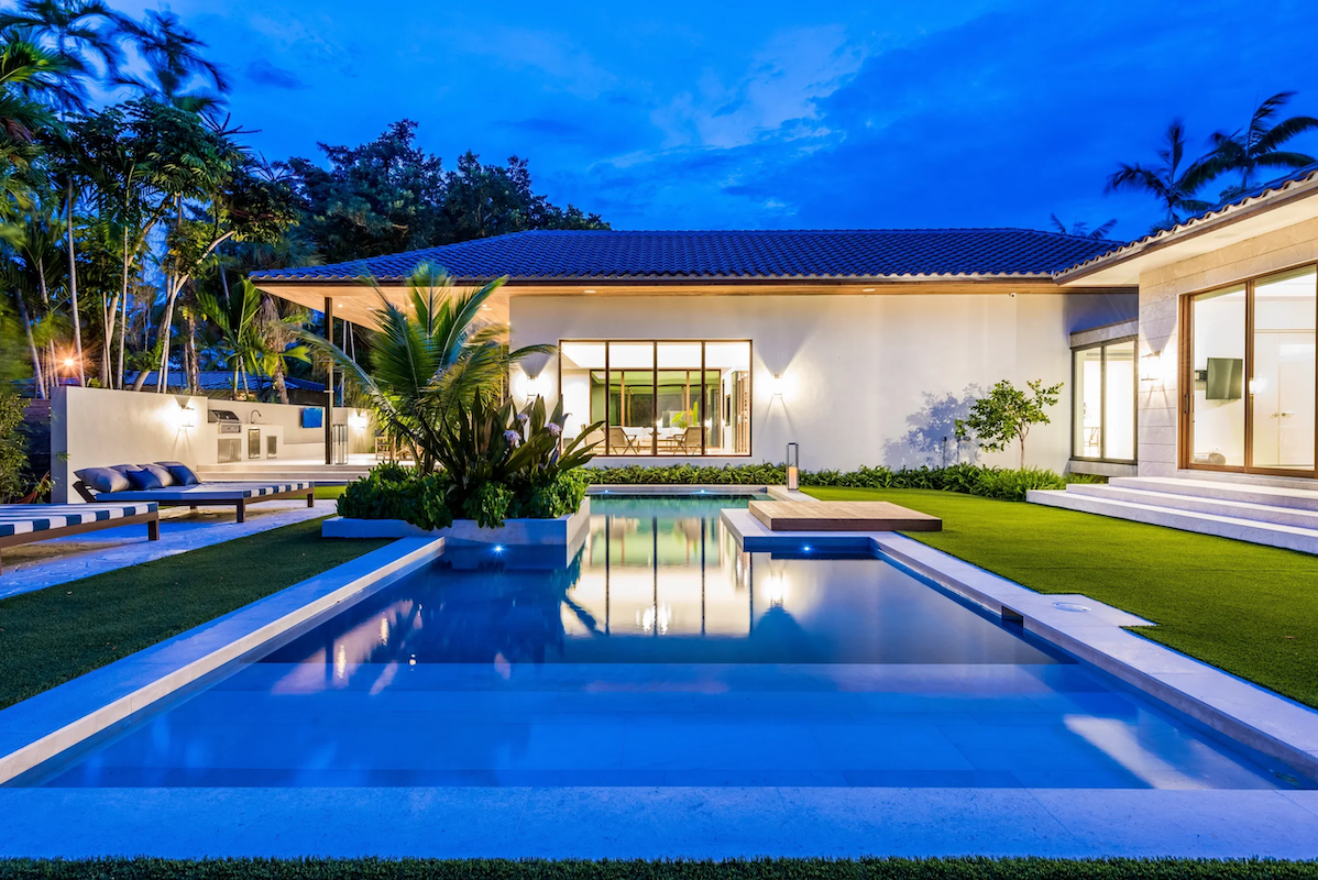 How to Rent a Miami Villa with a Private Pool