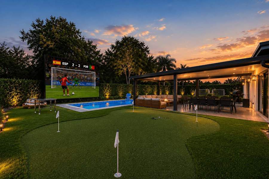 Miami Group Trip Guide: Planning a Villa Getaway for 8–24 People