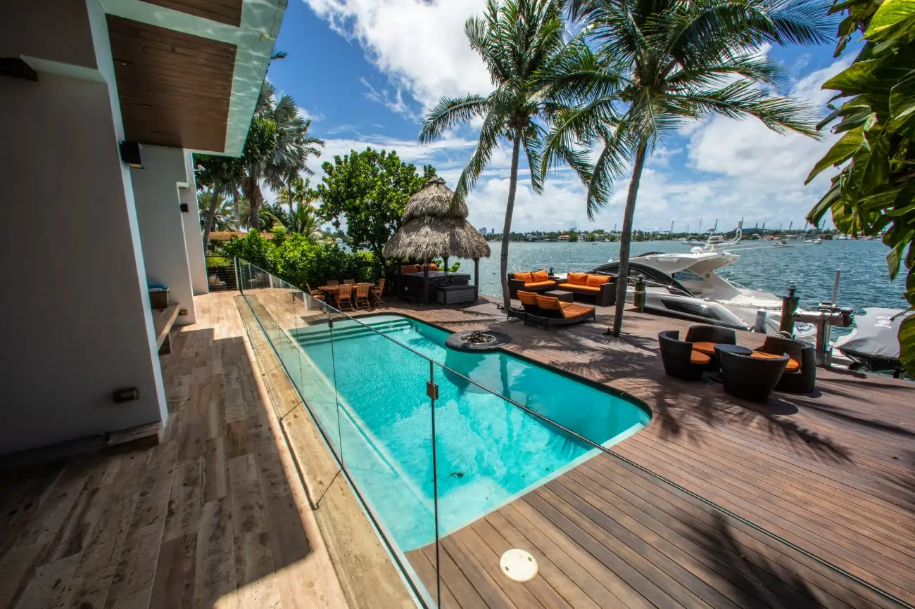 Where Large Groups Stay in Miami: Inside the World of Luxury Villa Rentals