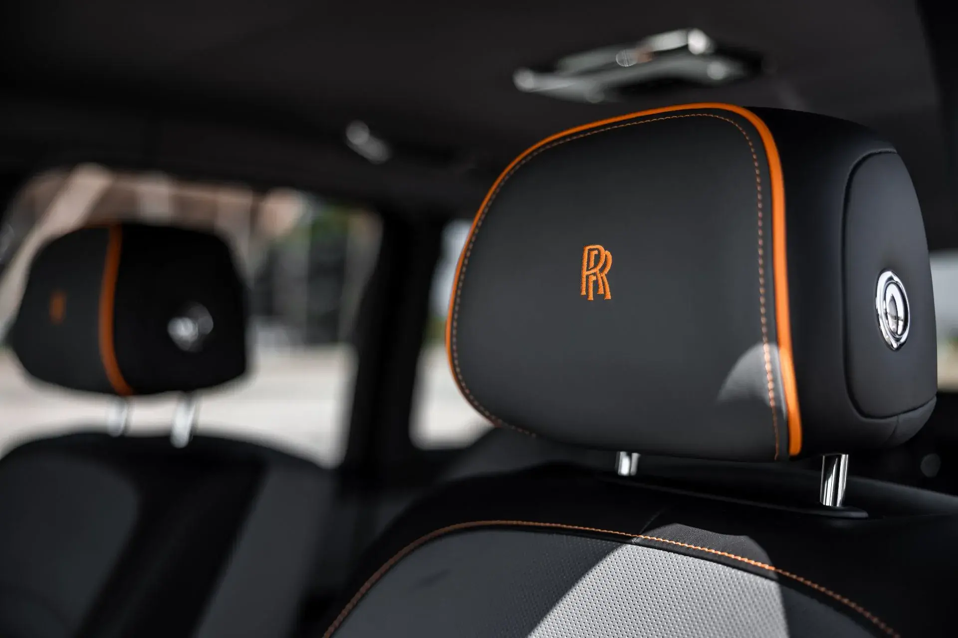 Rolls Royce Cullinan (Gray)