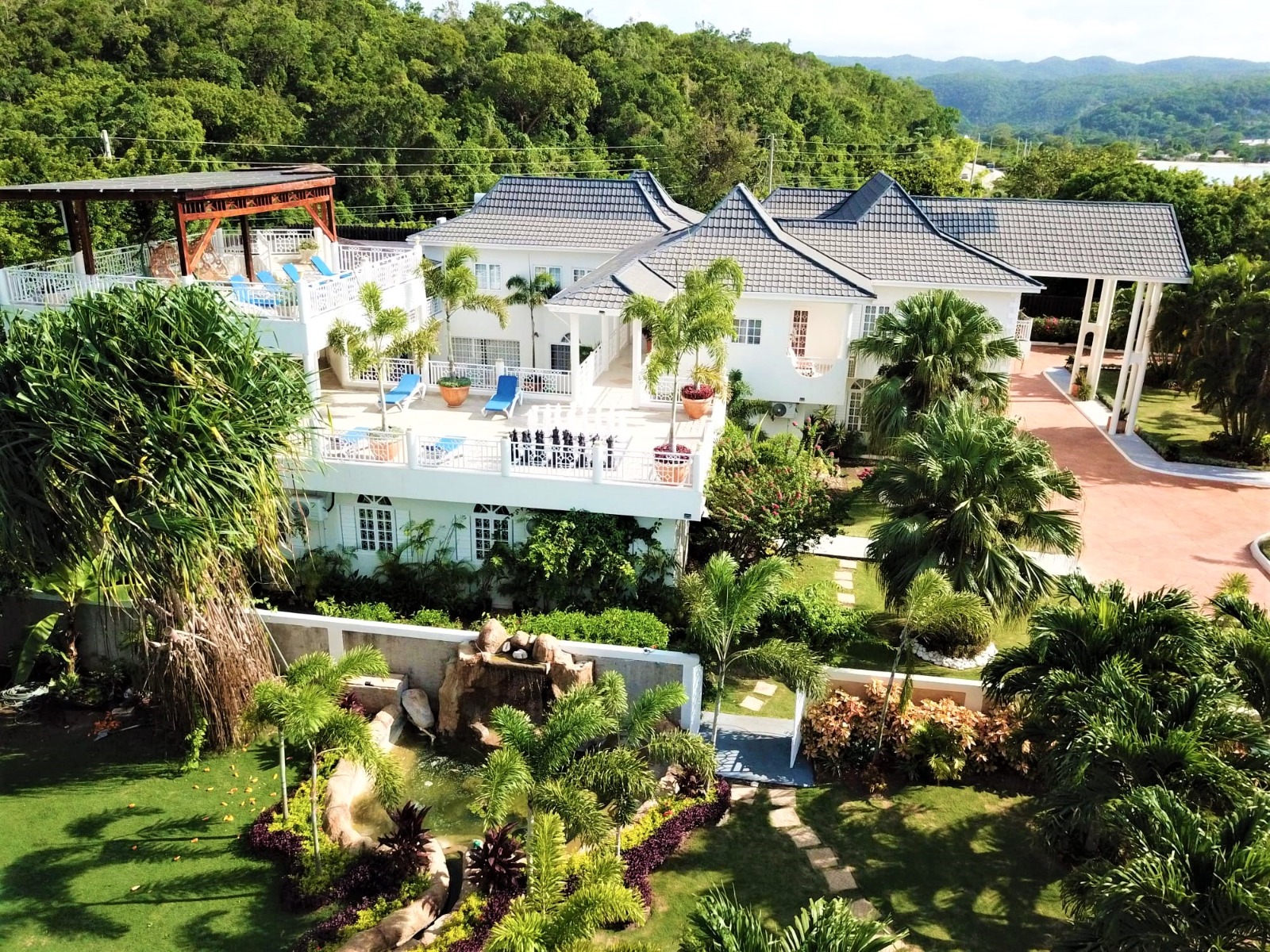 Mais Oui Villa and wedding venue in Discovery Bay Jamaica