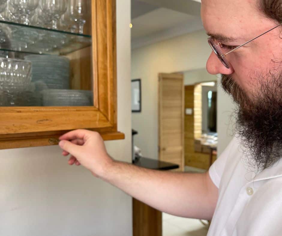 Rabbi preparing for a kosher vacation at Mais Oui Villa in Jamaica