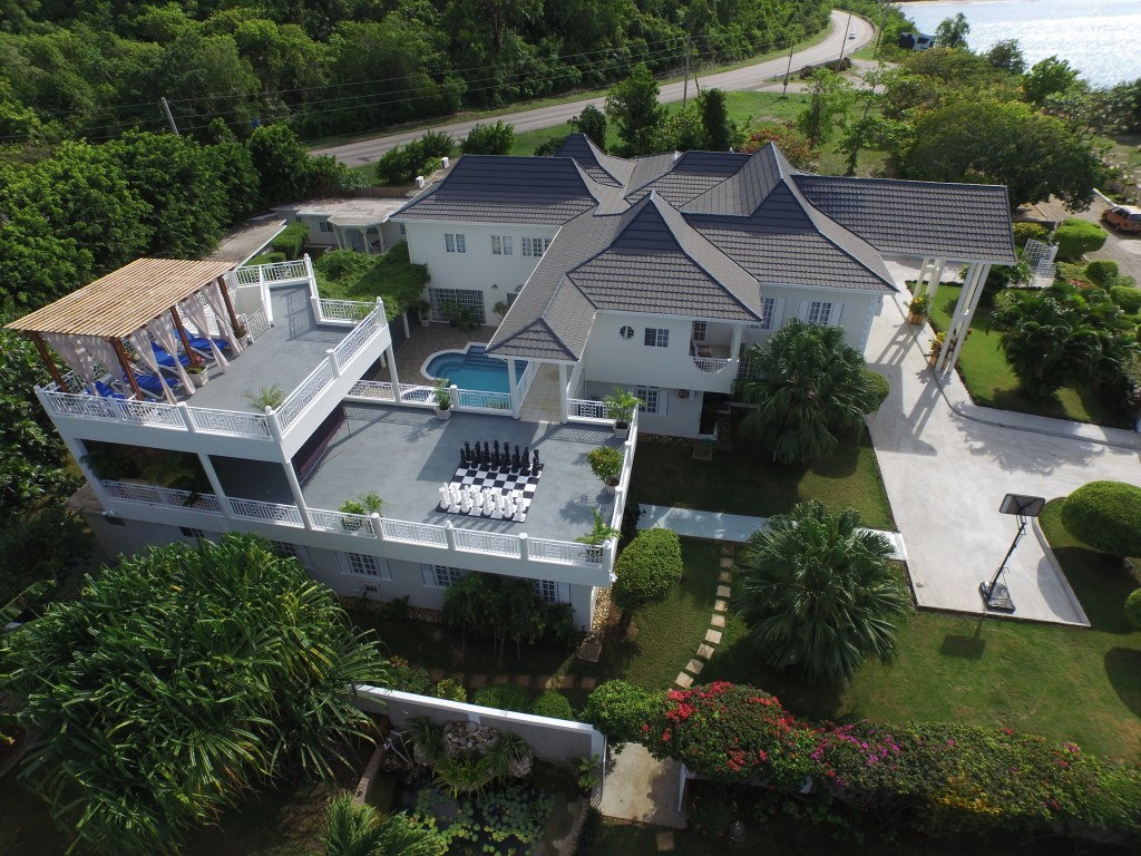 Some Jamaica villas, like Mais Oui Tennis & Spa Villa, offer space galore.