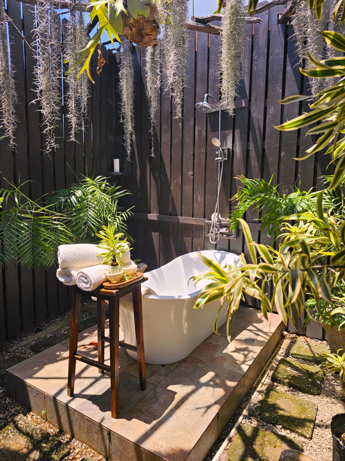 outdoor spa at a villa in Jamaica - Mais Oui Villa in Discovery Bay Jamaica