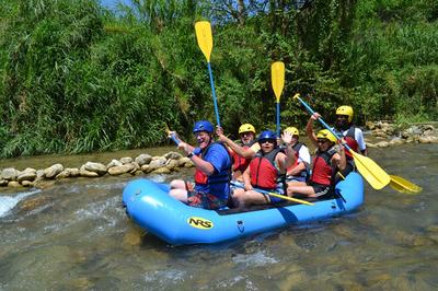 rafting on the Rio Bueno