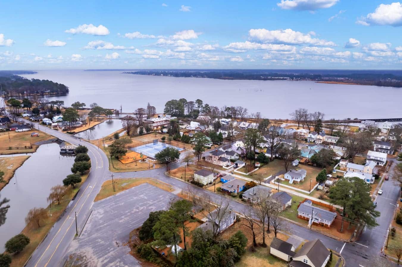 Winter Lakefront Community in Northeast Ohio
