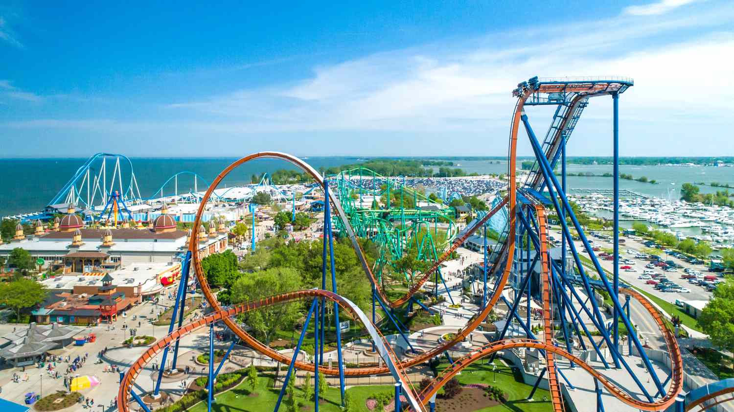 Cedar Point roller coasters in Sandusky Ohio near Lake Erie vacation rentals