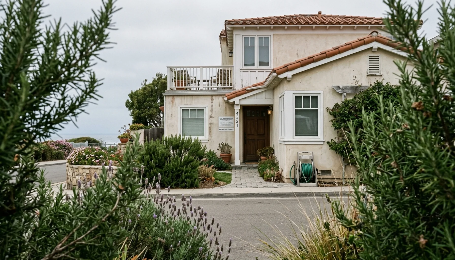 La Jolla vacation rental exterior showing STRO permit signage under airbnb regulations la jolla rules