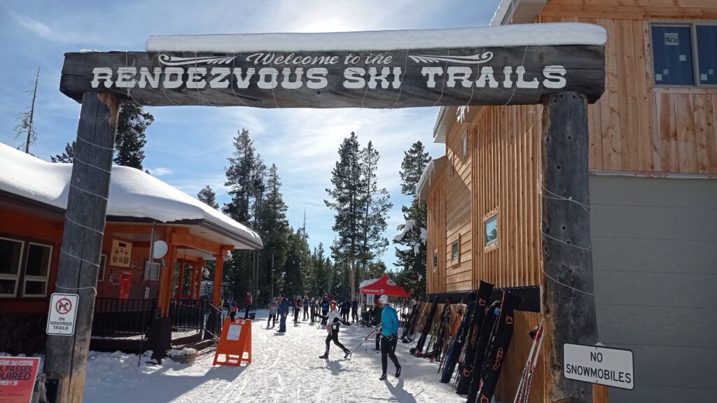 Rendezvous-Ski-Trails-entrance-1024x576