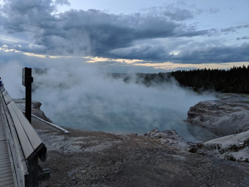 Grand-Prismatic-Spring-steam-1024x768