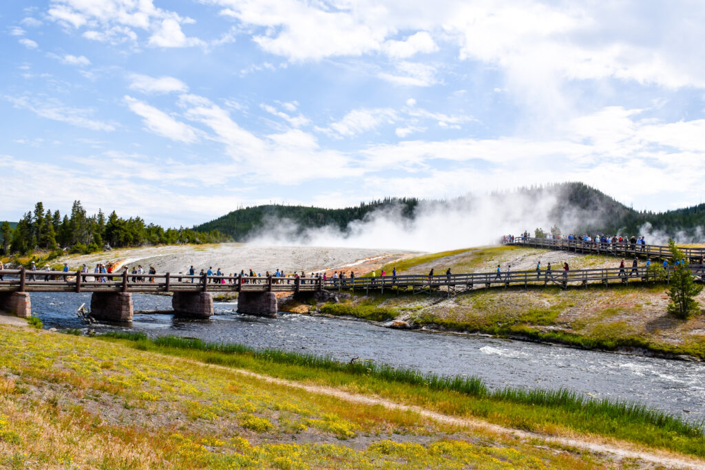 Grand-Prismatic-Spring-walkway-1024x683