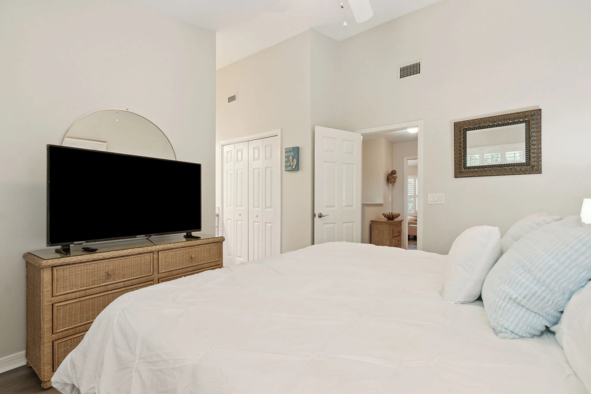 33-web-or-mls-5010 Summer Beach Blvd Unit 508 (5 of 10).jpg