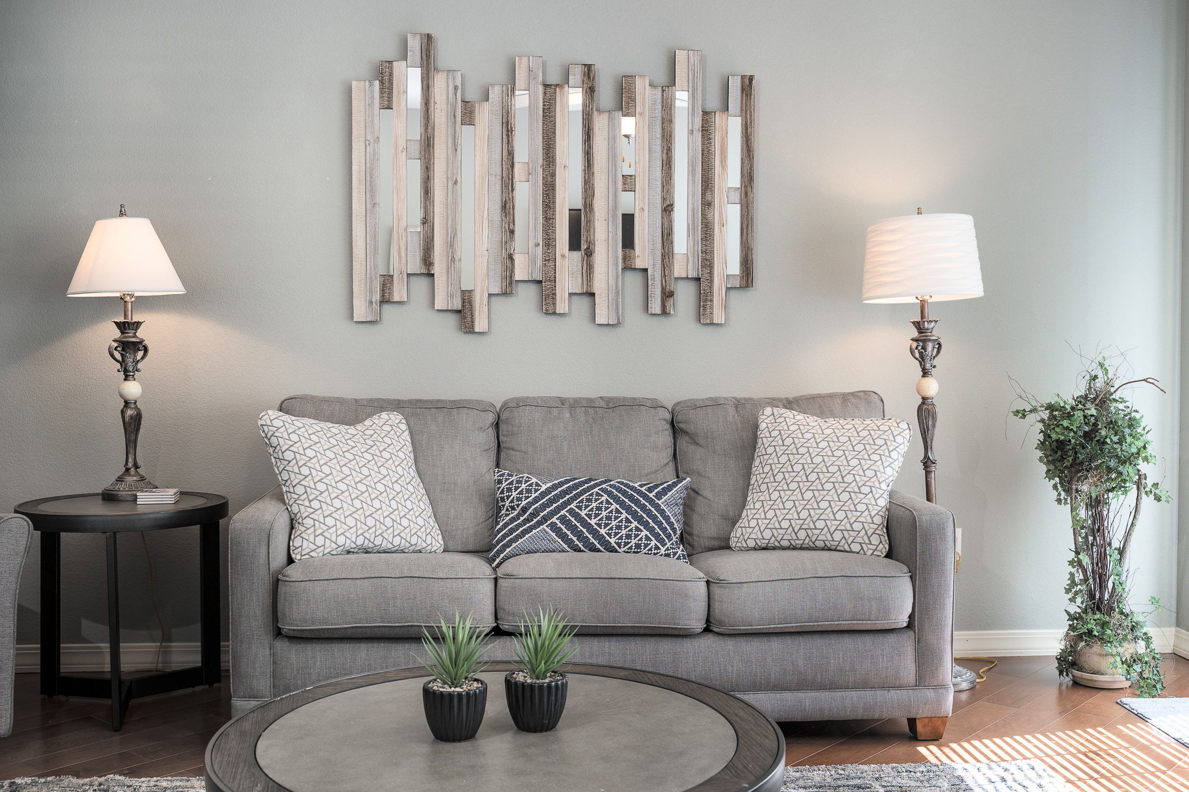 sofa in a cabin | Thousand Hills Vacation