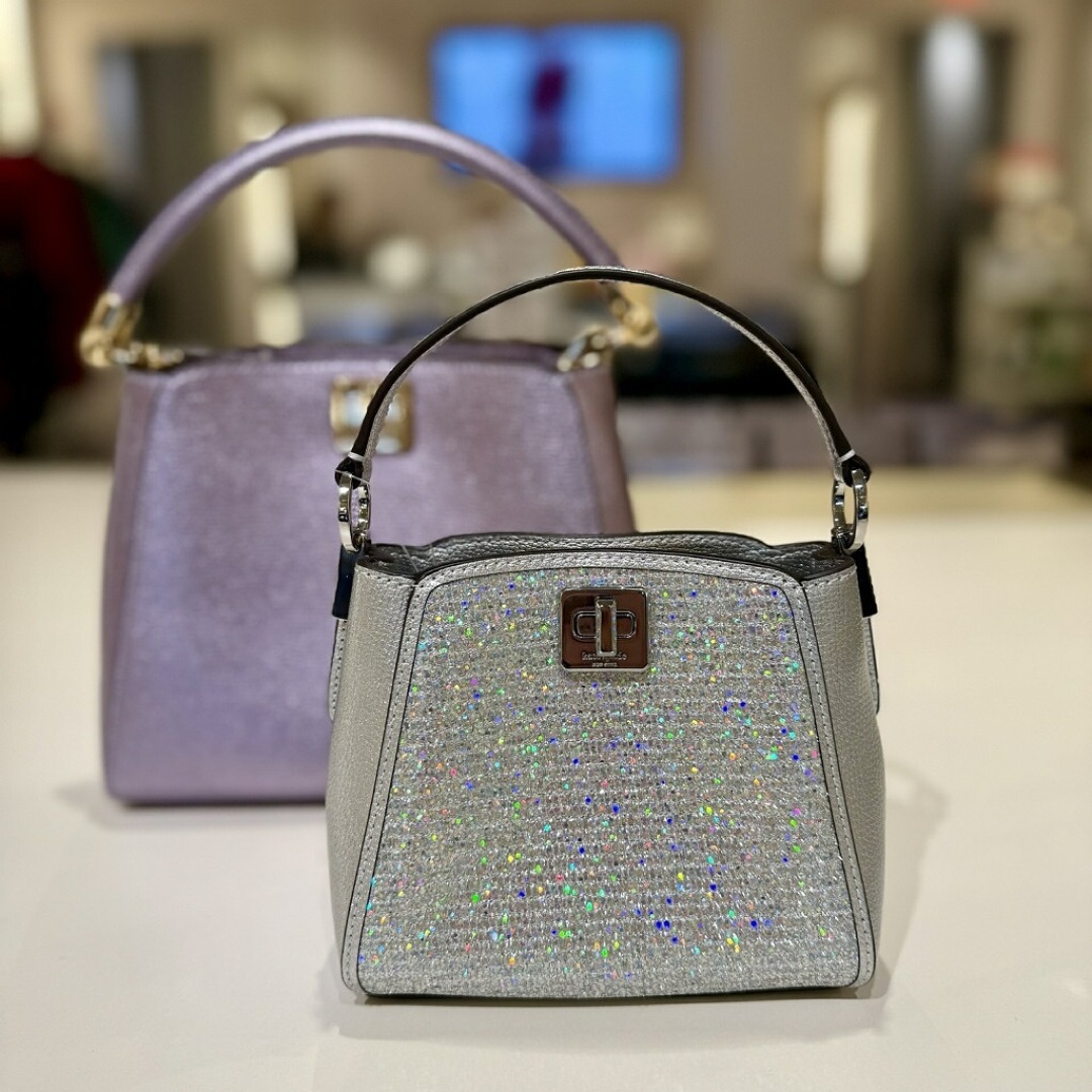 2 beautiful hand bags