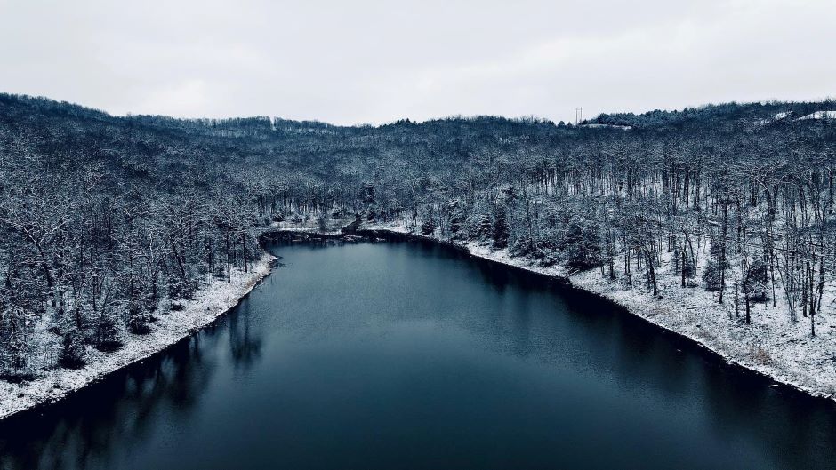 serene view of Lake Taneycomo in Winter