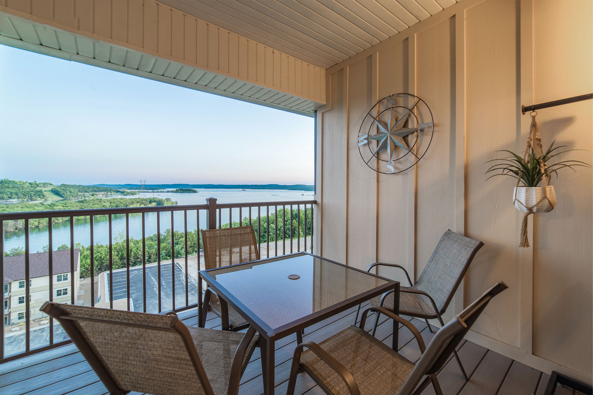 lakeside condo | Thousand Hills Vacation
