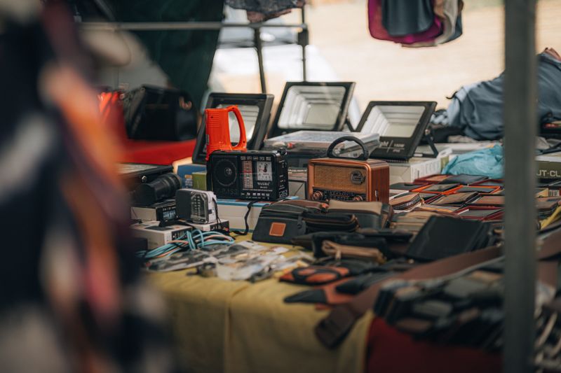 Vintage radios and antique gadgets on display at Yesteryear's Treasures antiques flea market in Branson