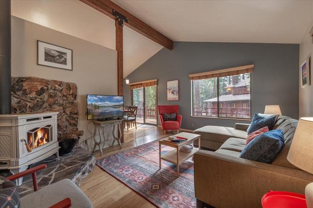 Central, Pet-Friendly Cabin w Fenced-In Yard