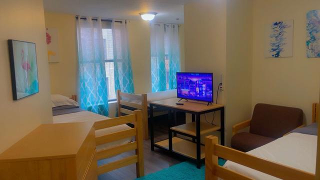 Cozy Downtown Apartment | TV & Walkable Location