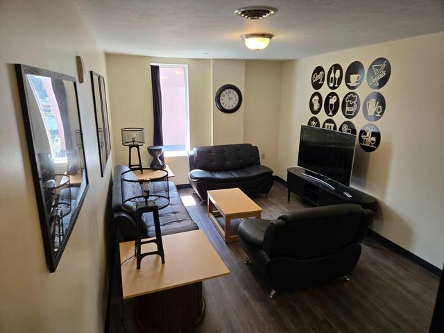 2 Bedroom 2 Bath | City Views!