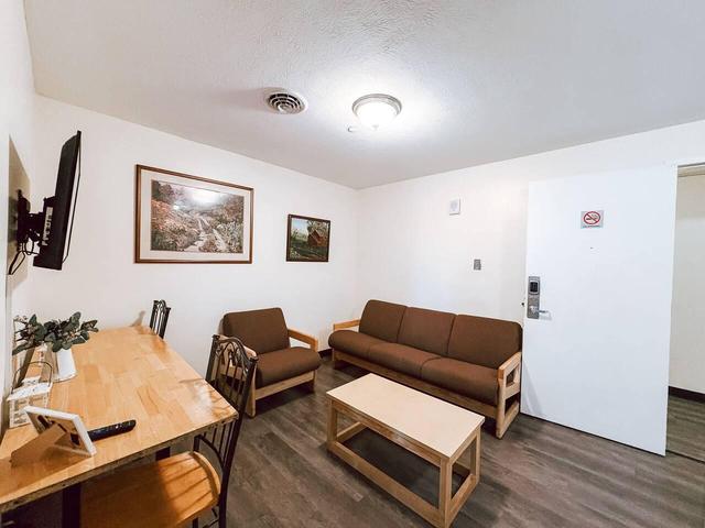 2BR 2BA Downtown Apt | Spacious + Walkable | Stay Pittsburgh