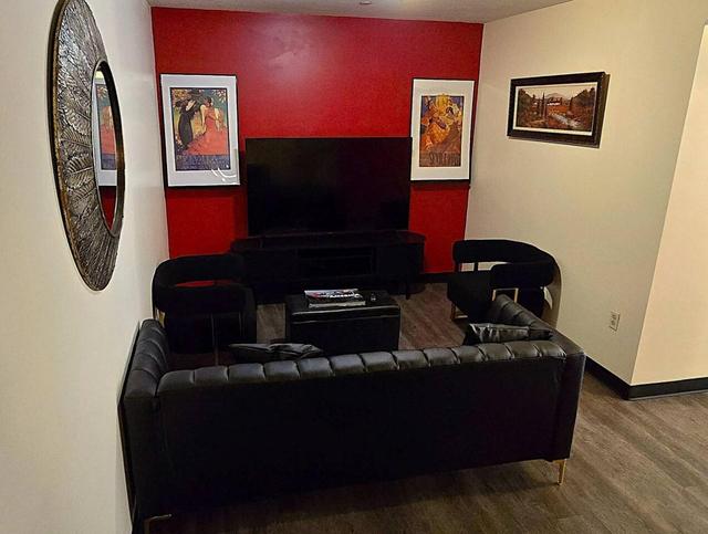 Large Private Downtown Apartment | 2BR + 2BA + 60”