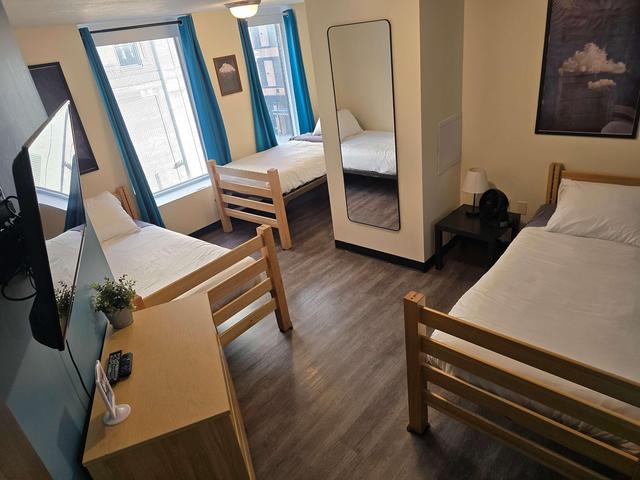 Affordable Downtown Apt | 3 Beds + 60" TV | Walk to PPG