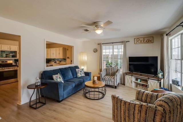 Sea La Vie in Long Beach